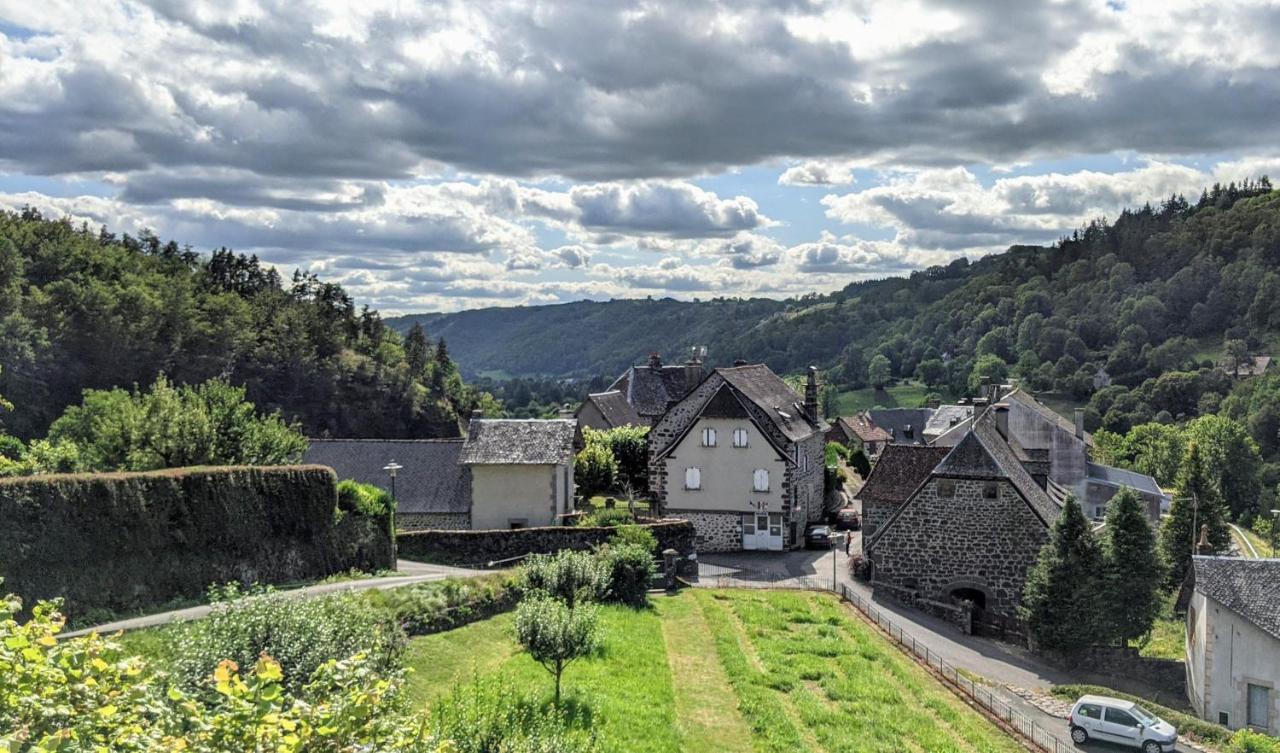 La Maison Normande Saint-Cirgues-de-Jordanne Eksteriør billede